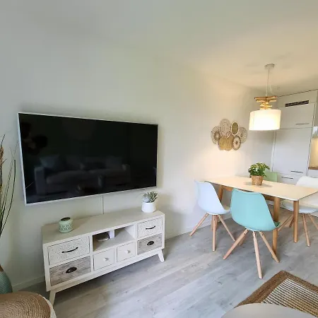 Strandhuesli Directly On Thun Därligen