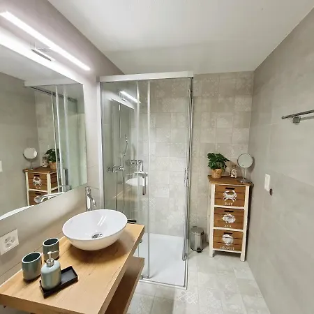 Strandhuesli Directly On Thun Appartement Därligen