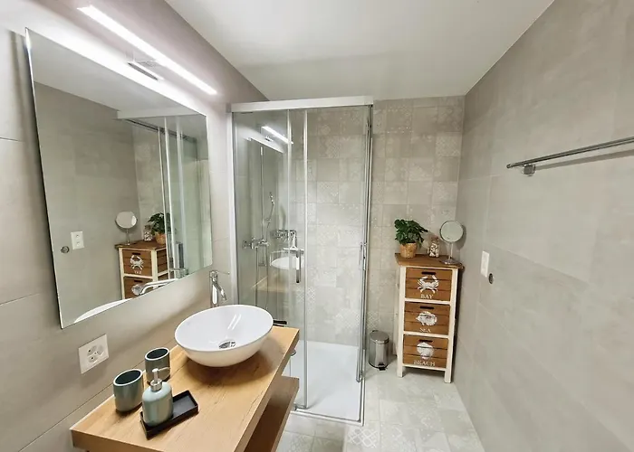 Strandhuesli Directly On Thun Appartamento Därligen