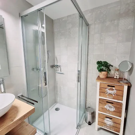 Strandhuesli Directly On Thun * Därligen