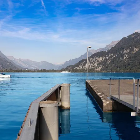 Strandhuesli Directly On Thun * دارليغن